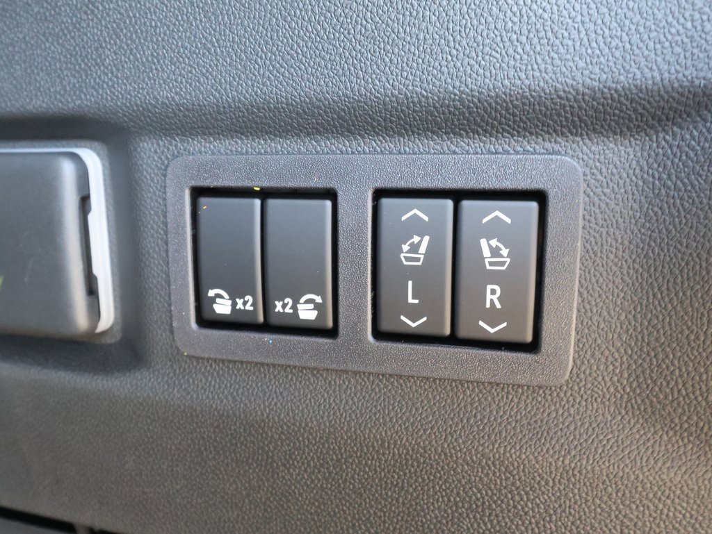 New 2026 GMC Yukon Elevation image 34