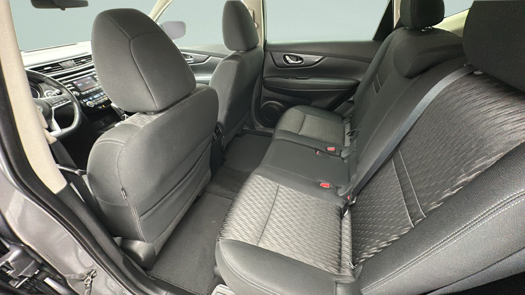 Used 2017 Nissan Rogue SV AWD/4WD image 9