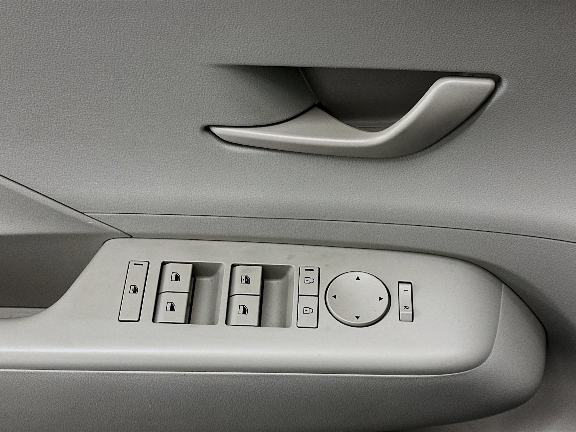 Used 2025 Hyundai Kona SEL image 15