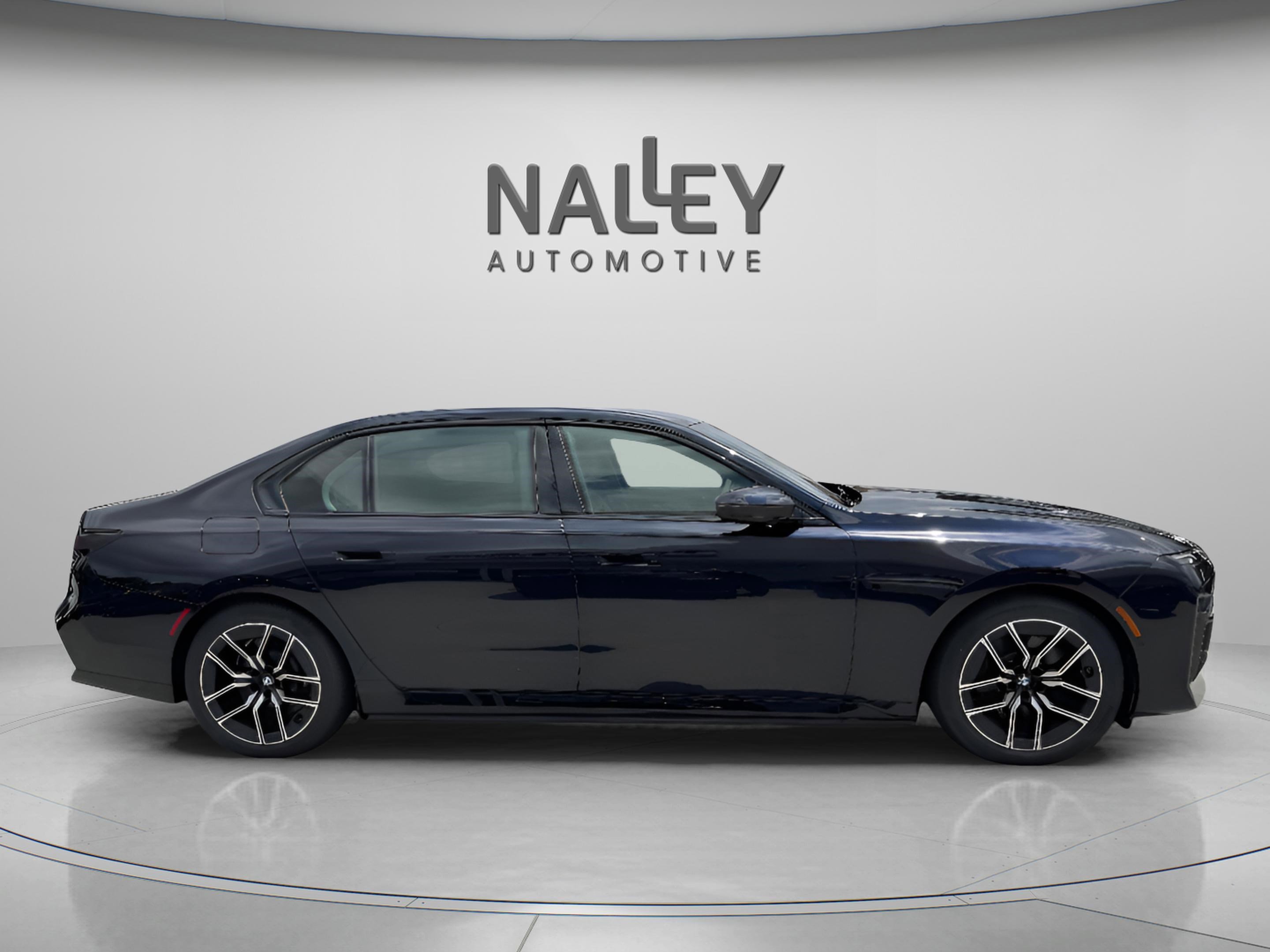 New 2025 BMW i7 xDrive60 w/ Premium Package image 4