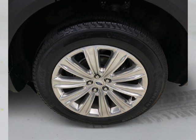 Used 2022 Ford Explorer Limited w/ Equipment Group 301A AWD/4WD image 19
