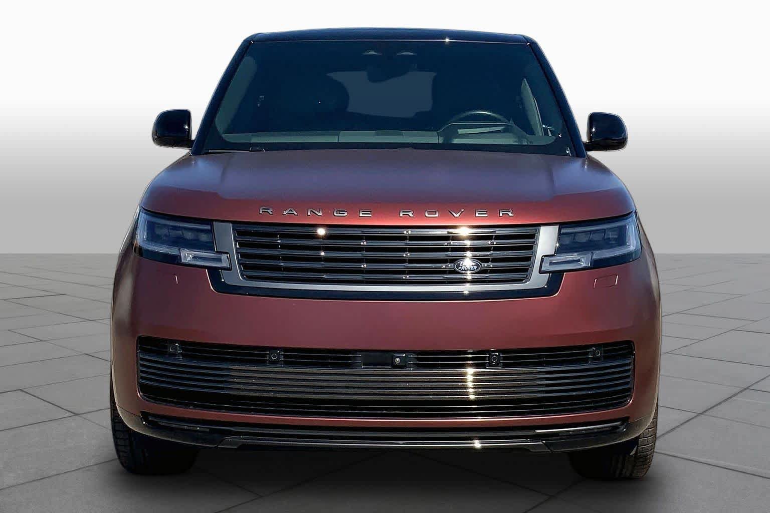 Used 2024 Land Rover Range Rover SV AWD/4WD image 4