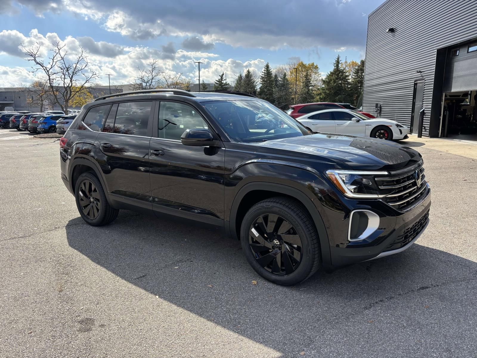 New 2026 Volkswagen Atlas SE image 1