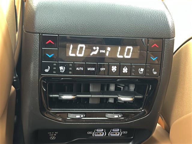 Used 2023 Jeep Grand Cherokee Summit AWD/4WD image 14