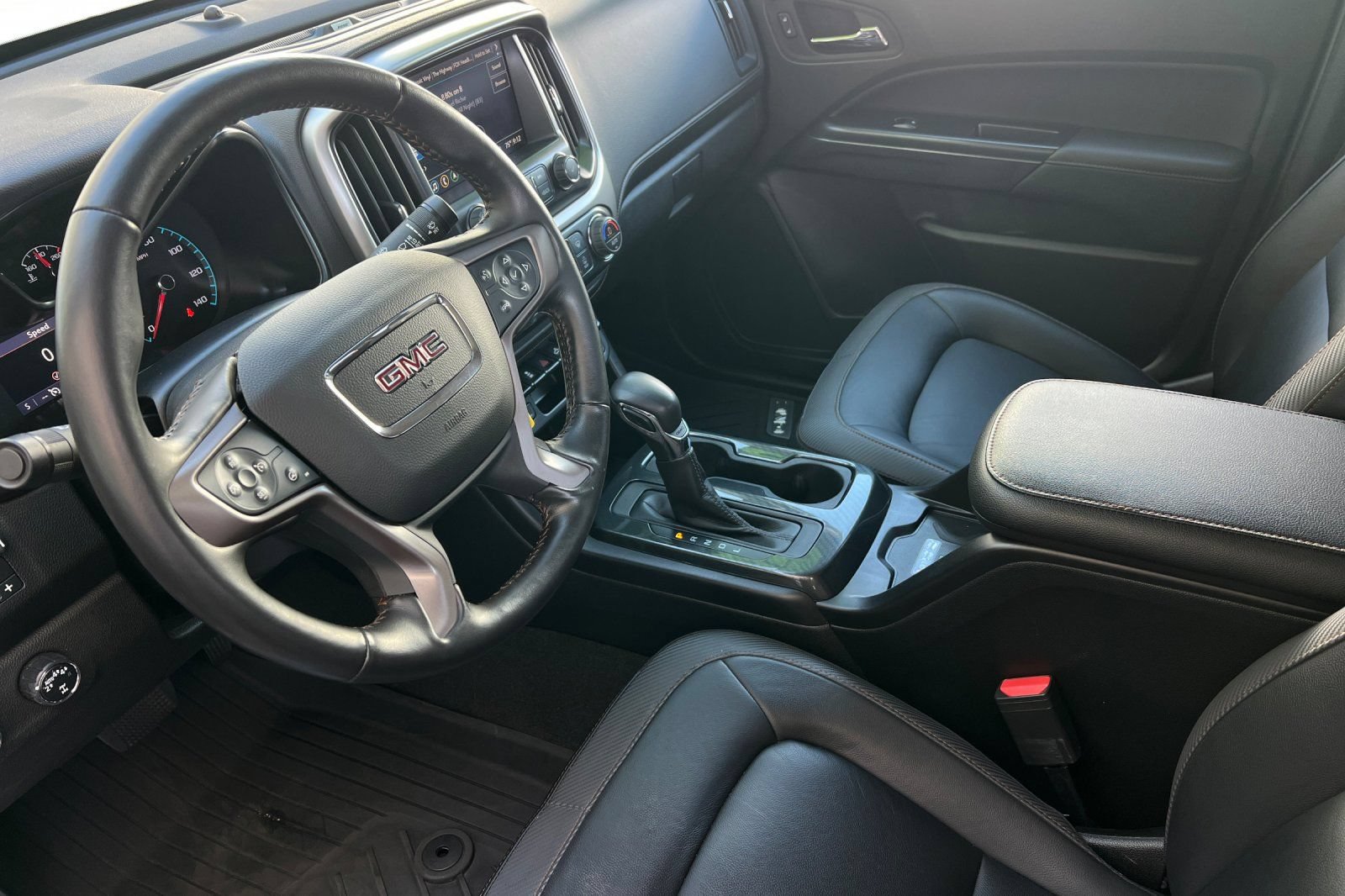Used 2022 GMC Canyon AT4 w/ Trailering Package AWD/4WD image 10