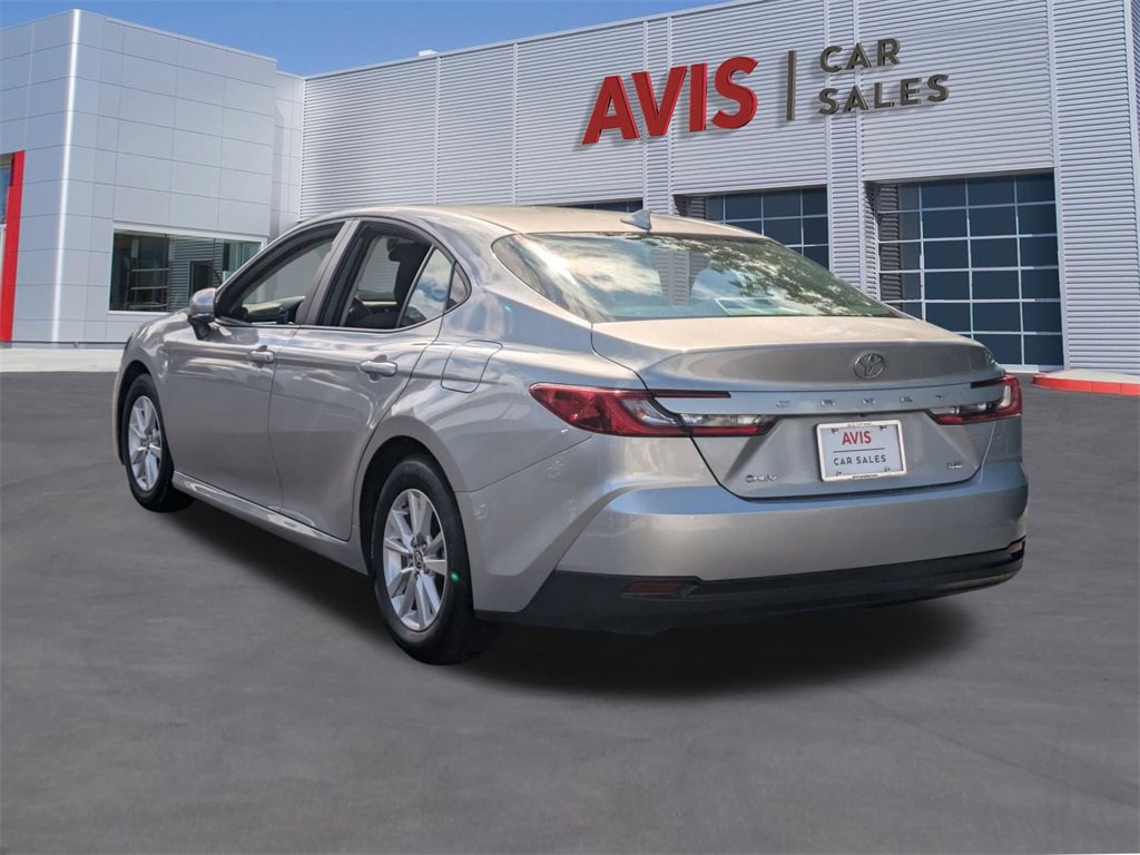 Used 2025 Toyota Camry LE image 9
