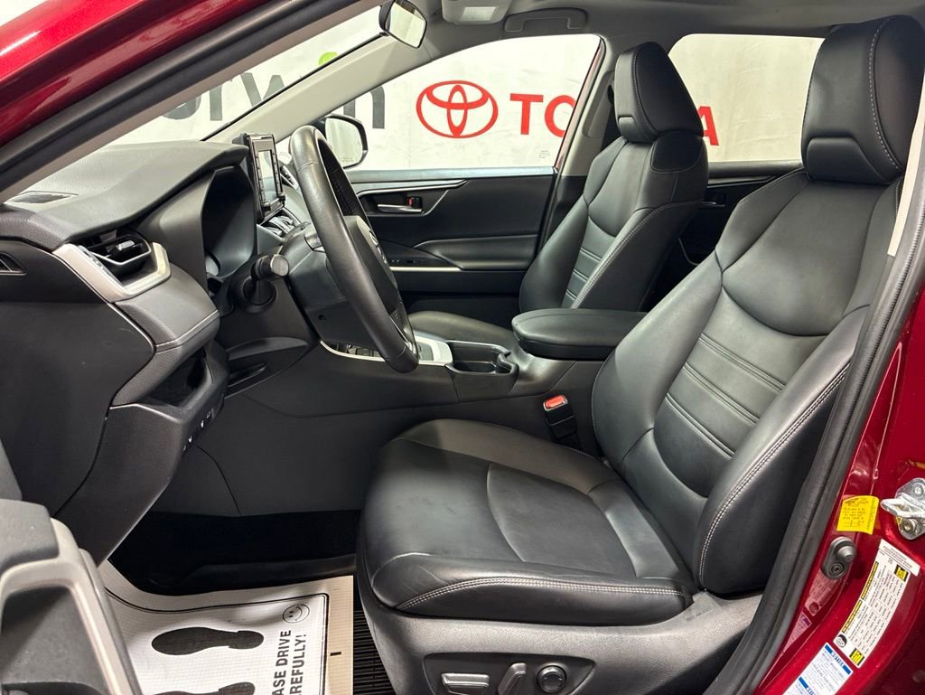 Used 2021 Toyota RAV4 XLE Premium AWD/4WD image 22