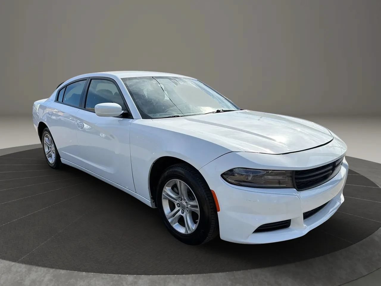 Used 2022 Dodge Charger SXT RWD image 3