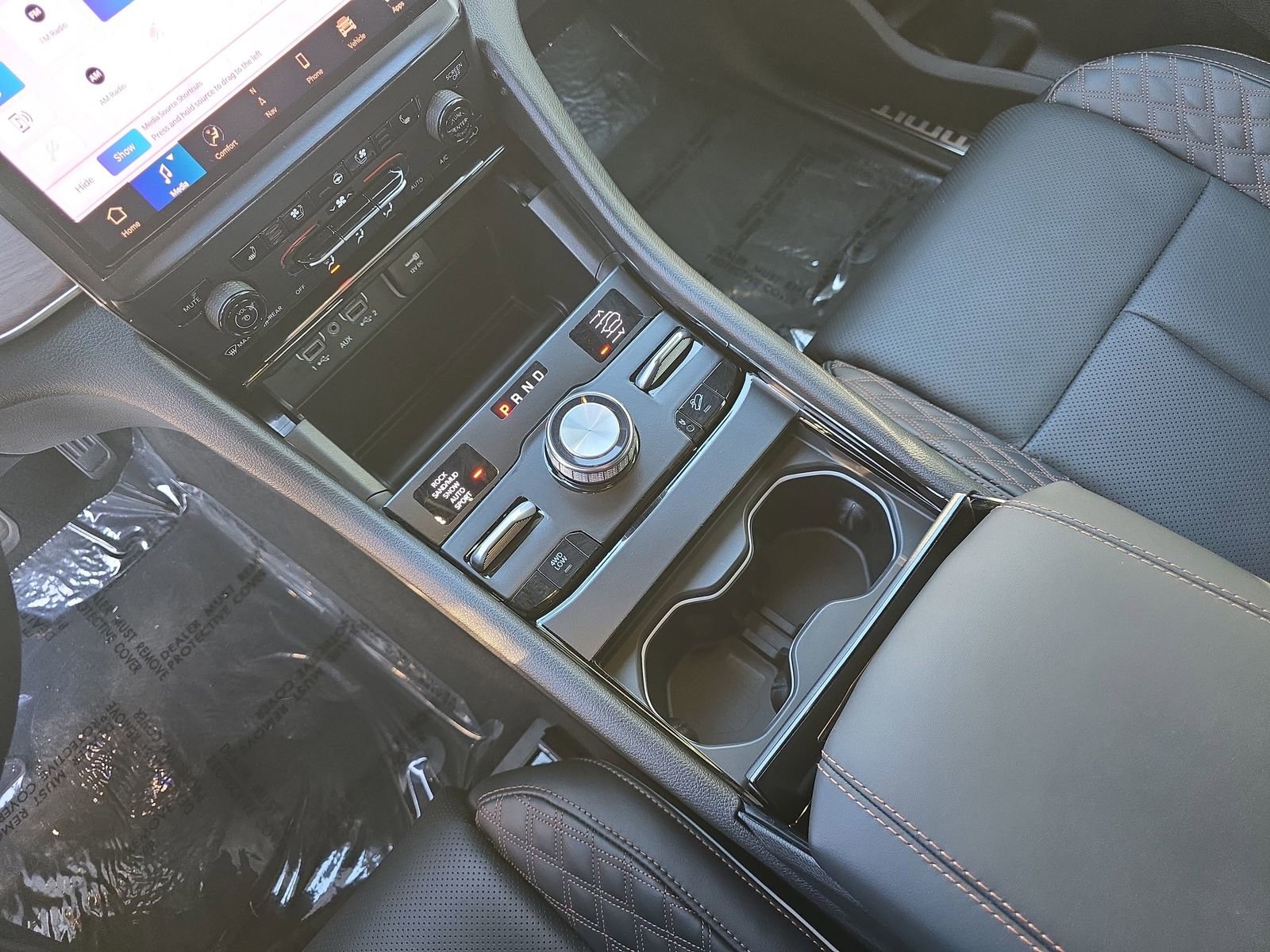 Used 2025 Jeep Grand Cherokee Summit w/ Obsidian Package image 32