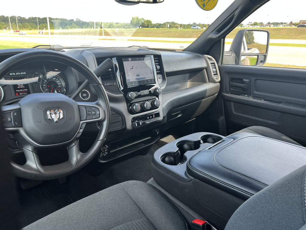 Used 2024 RAM 2500 Tradesman w/ Chrome Appearance Group AWD/4WD image 17