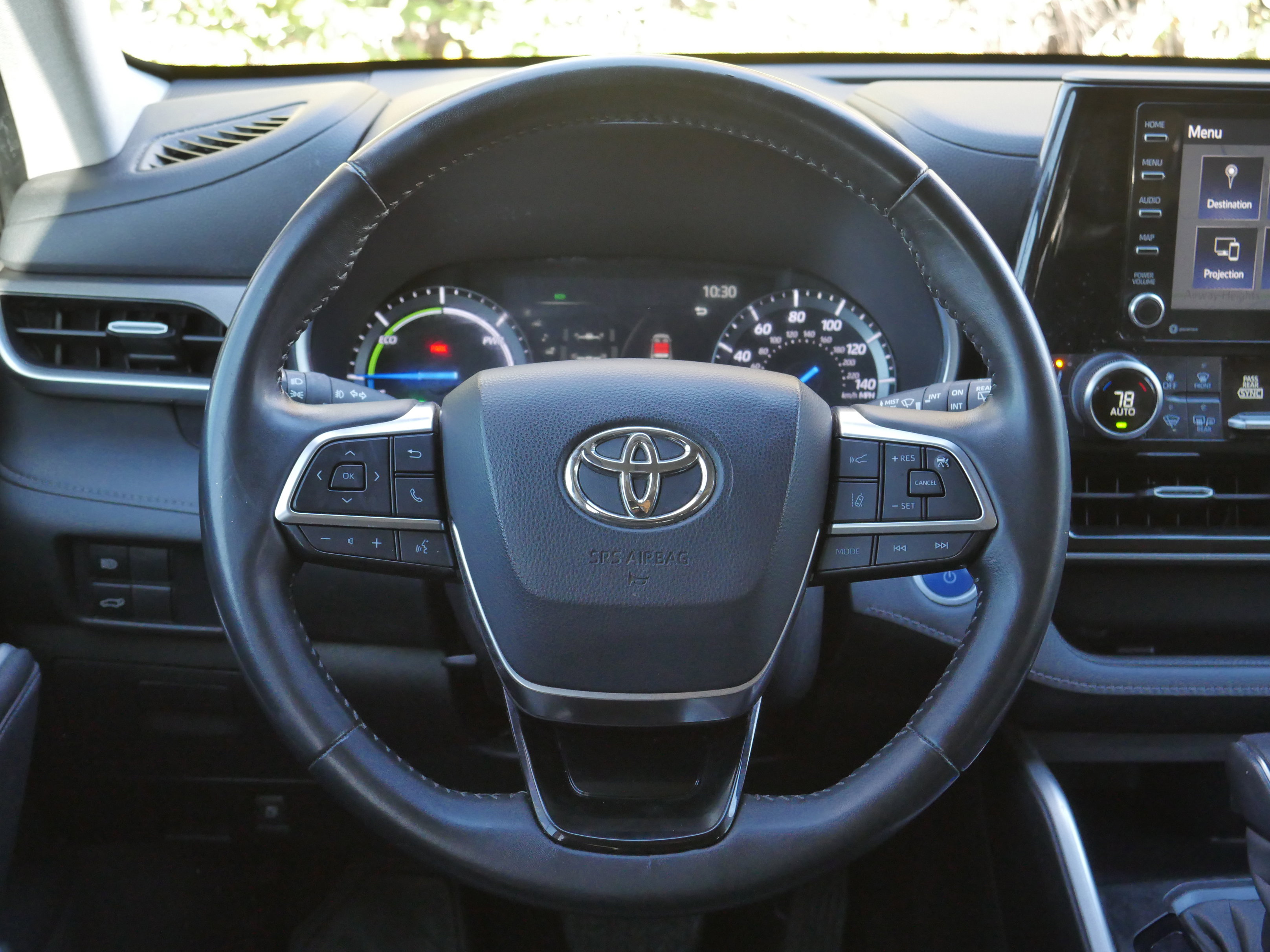 Used 2020 Toyota Highlander XLE AWD/4WD image 7