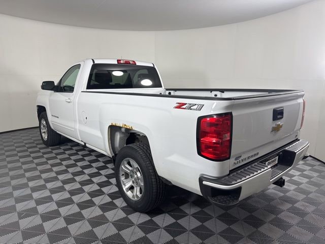 Used 2018 Chevrolet Silverado 1500 LT w/ LT Convenience Package image 5