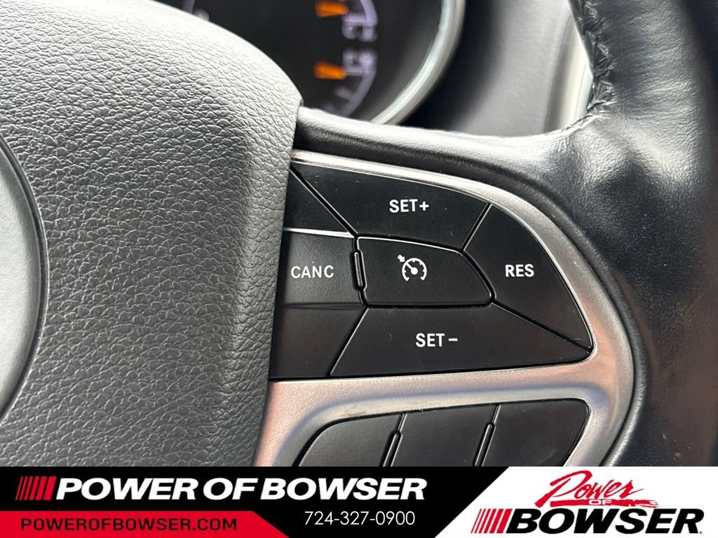 Used 2021 Jeep Grand Cherokee Laredo AWD/4WD image 16