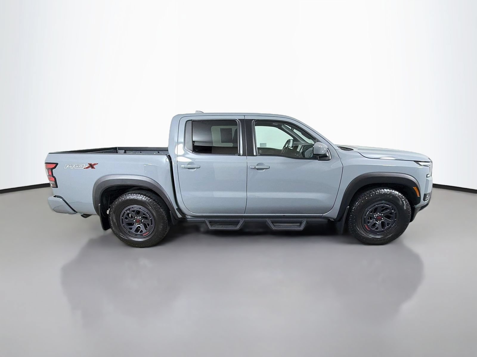 Used 2025 Nissan Frontier Pro-X RWD image 6