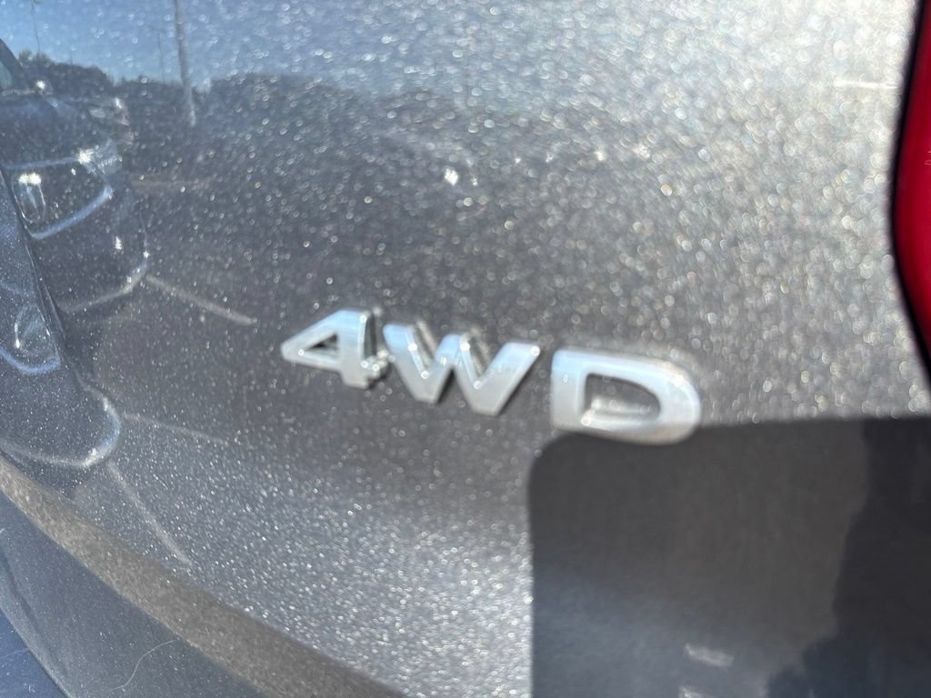 Used 2017 Ford Explorer XLT w/ Equipment Group 202A AWD/4WD image 5