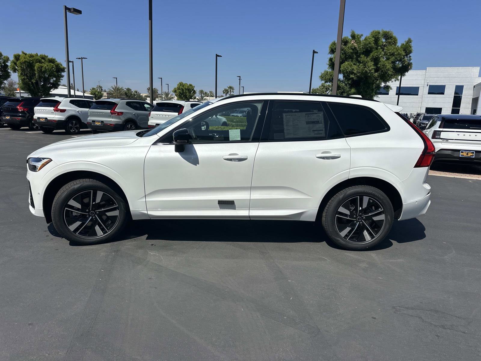 New 2026 Volvo XC60 B5 Plus w/ Climate Package AWD/4WD image 4