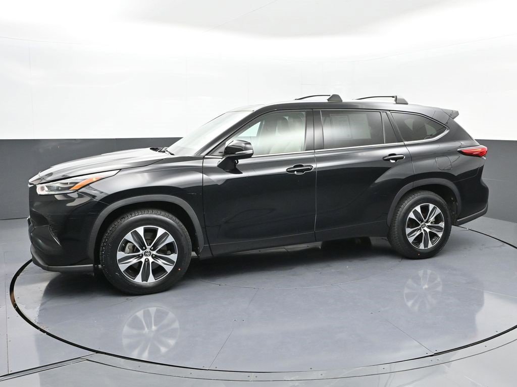 Certified 2021 Toyota Highlander XLE image 29