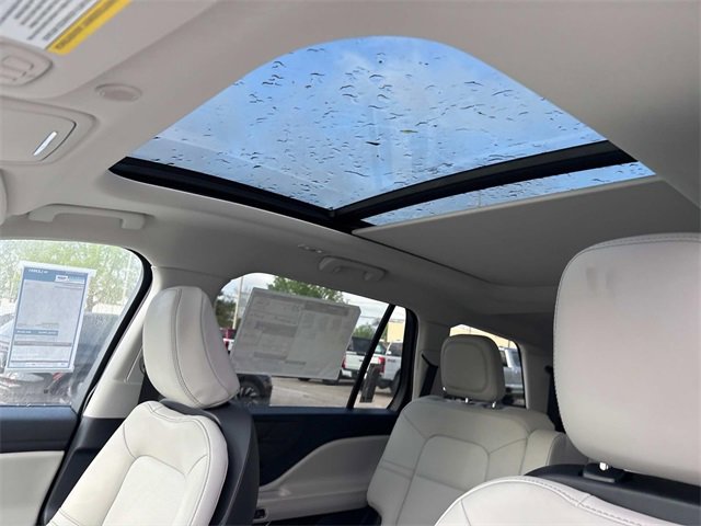 New 2025 Lincoln Aviator AWD w/ Jet Appearance Package image 26