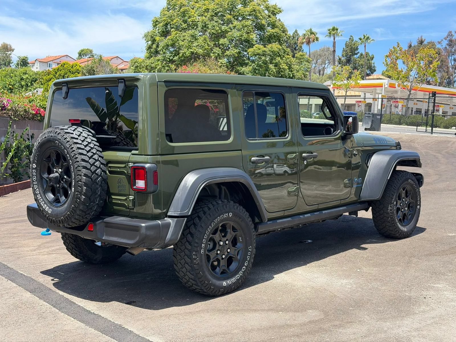 Used 2023 Jeep Wrangler Unlimited w/ Sun & Screen Package AWD/4WD image 6