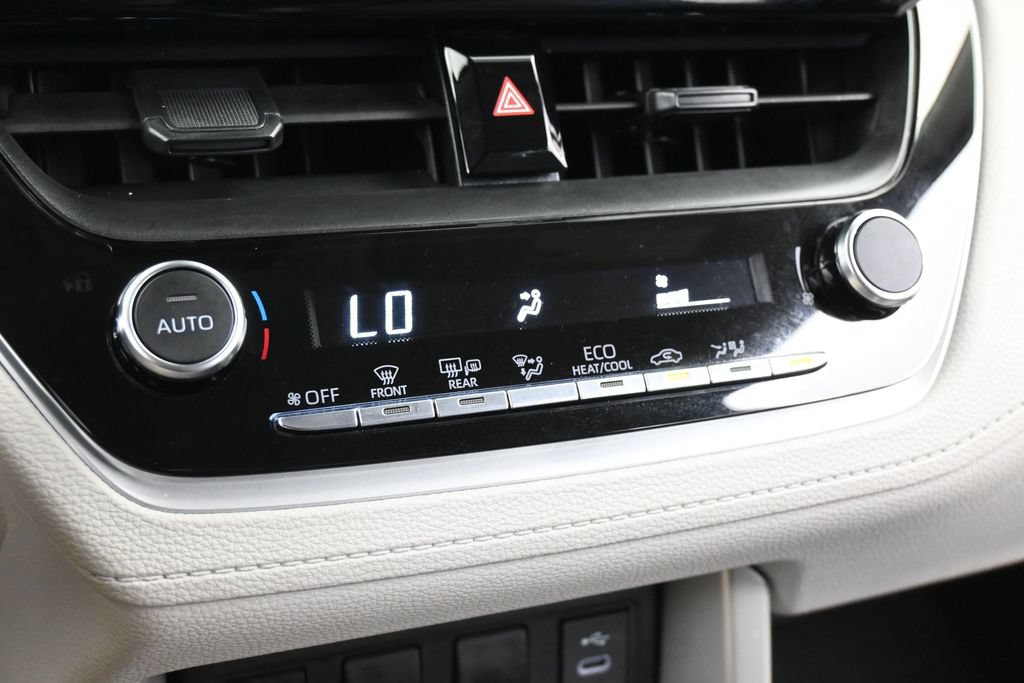 Used 2025 Toyota Corolla Cross LE FWD image 20