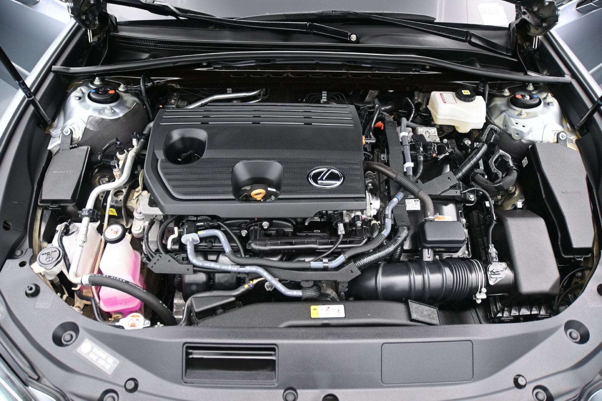 Used 2025 Lexus ES 300h FWD image 28