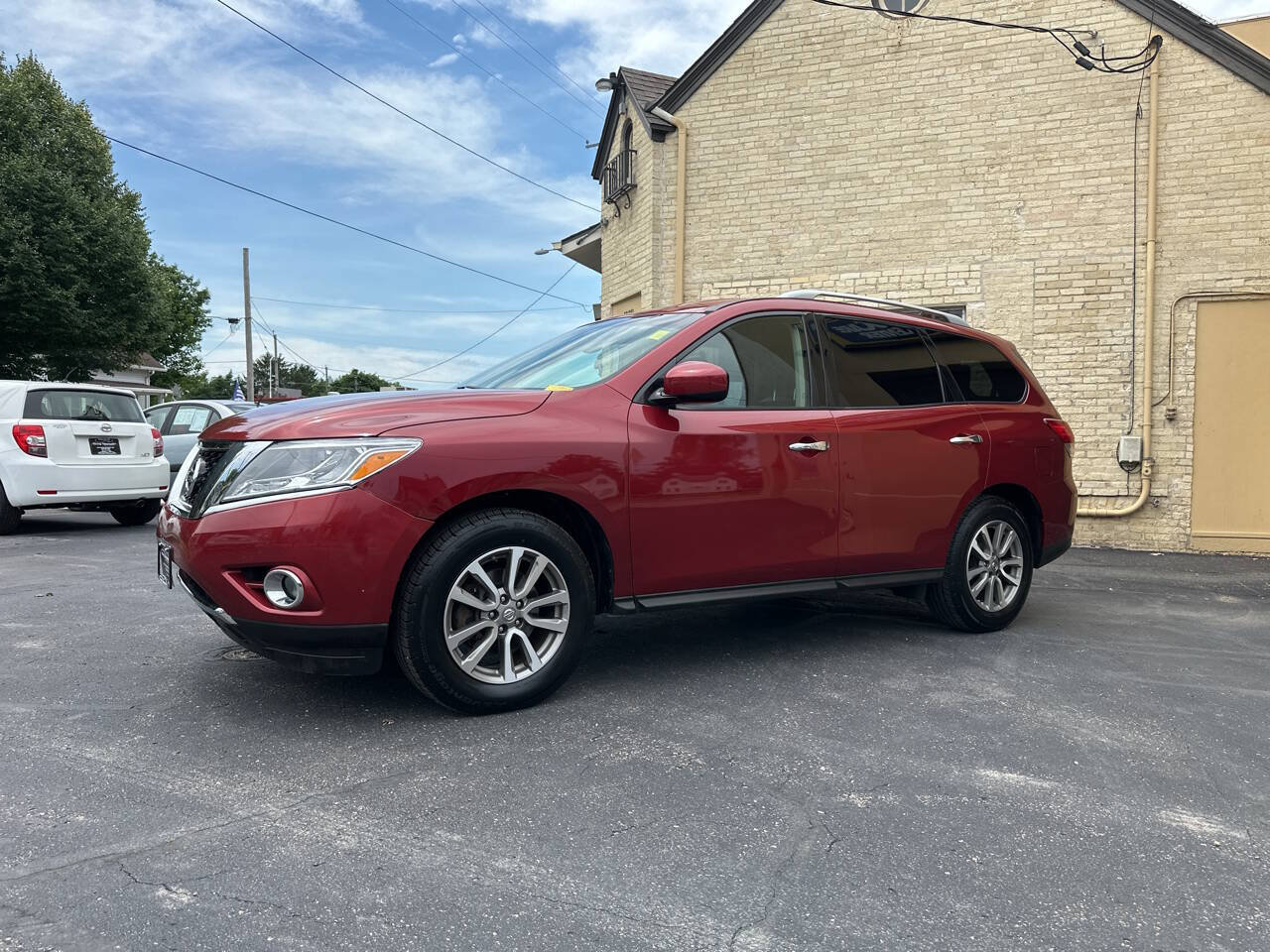 Used 2015 Nissan Pathfinder SV w/ Trailer Tow Package