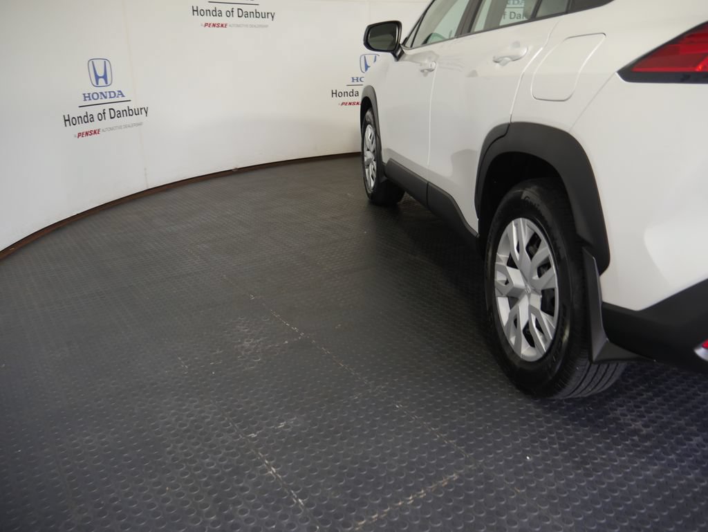 Used 2024 Toyota Corolla Cross L AWD/4WD image 11