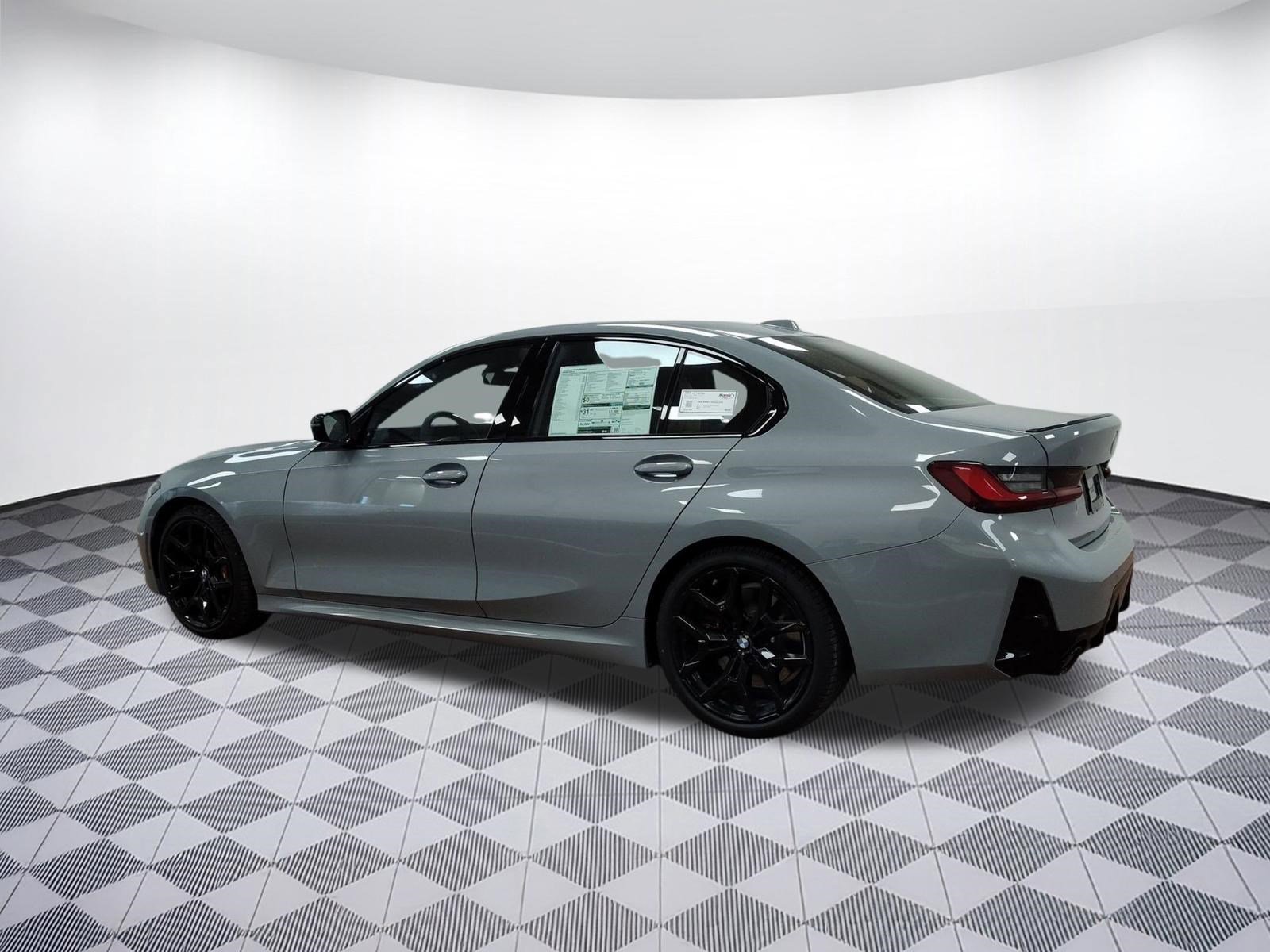 Used 2026 BMW 330i Sedan w/ M Sport Package RWD image 3