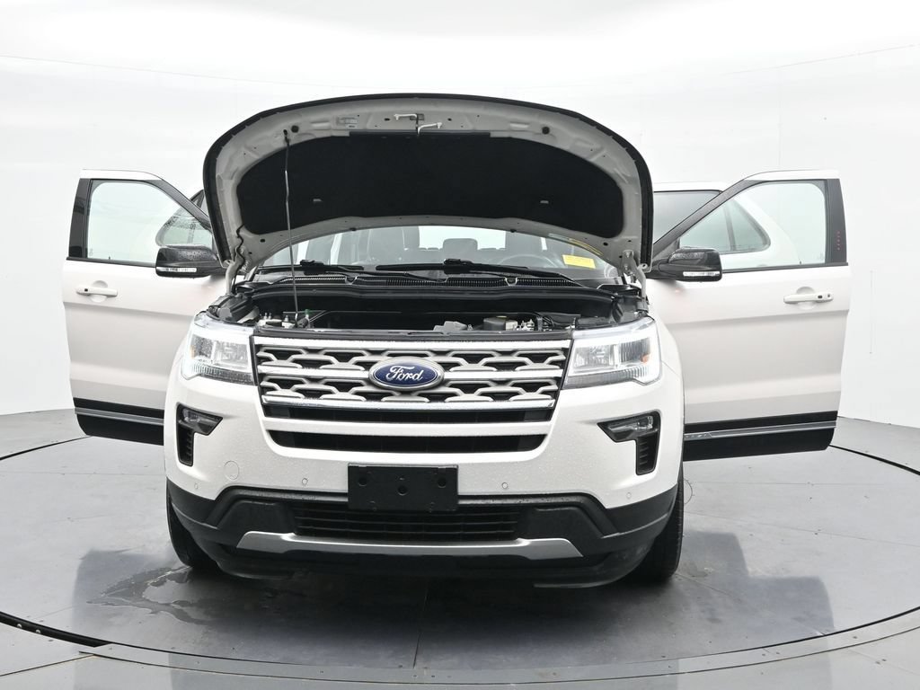 Used 2018 Ford Explorer XLT w/ Equipment Group 202A AWD/4WD image 39