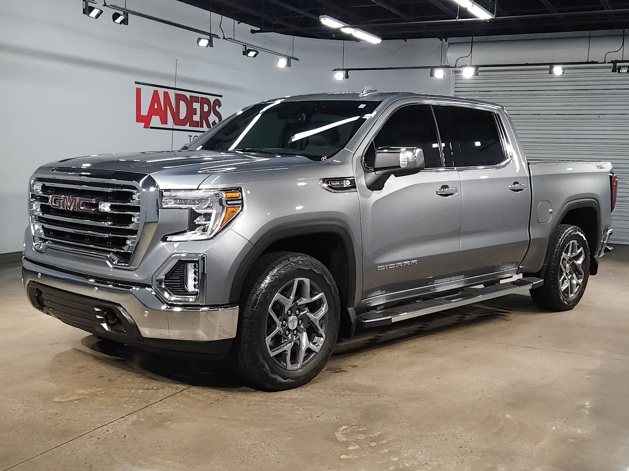 Used 2020 GMC Sierra 1500 SLT w/ SLT Premium Plus Package AWD/4WD image 3