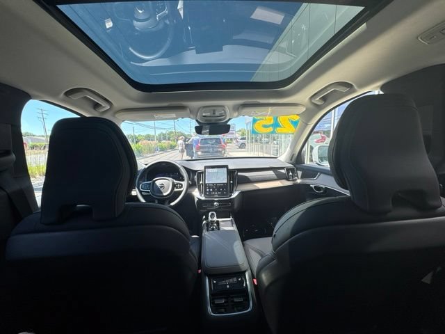 Certified 2025 Volvo XC90 B6 Plus AWD/4WD image 18