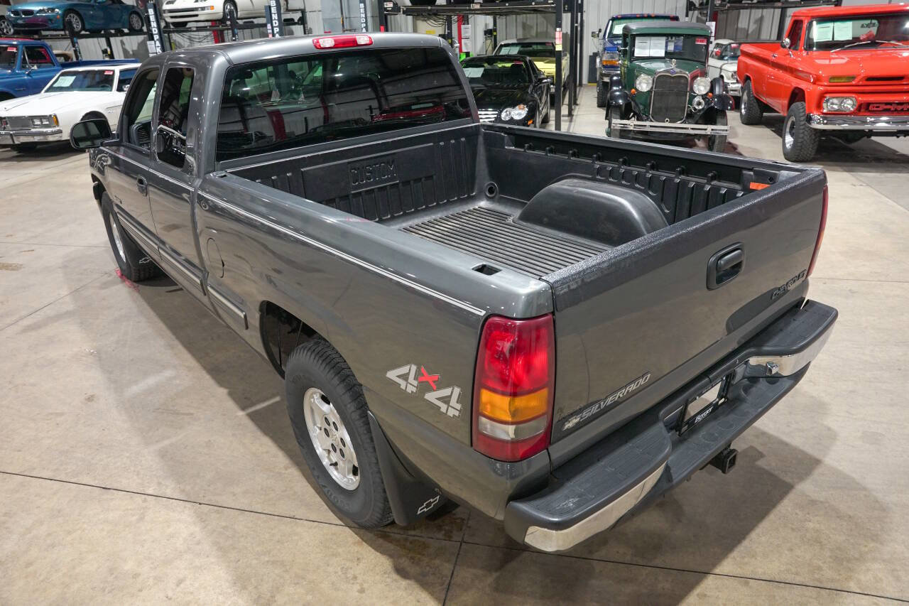 Used 1999 Chevrolet Silverado 1500 LS w/ Firm Ride Suspension Pkg AWD/4WD image 16