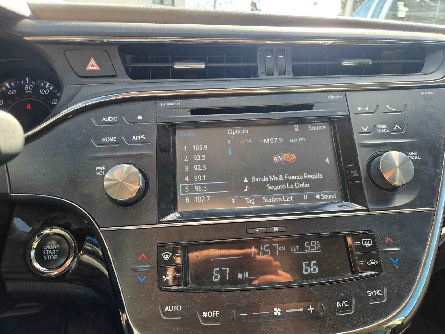 Used 2015 Toyota Avalon XLE Premium w/ Preferred Accessory Package FWD image 23