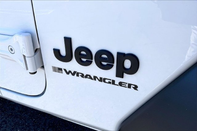 Used 2025 Jeep Wrangler Unlimited Sport AWD/4WD image 31