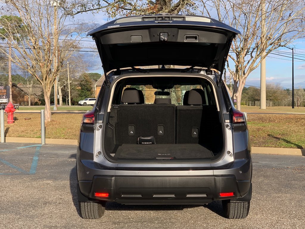 Used 2025 Nissan Rogue S image 7