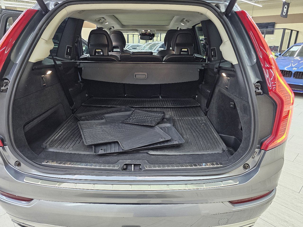 Used 2016 Volvo XC90 T6 Momentum w/ Momentum Plus Package image 14