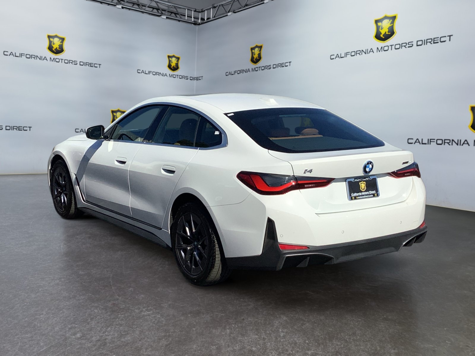 Used 2023 BMW i4 eDrive40 w/ Premium Package RWD image 3