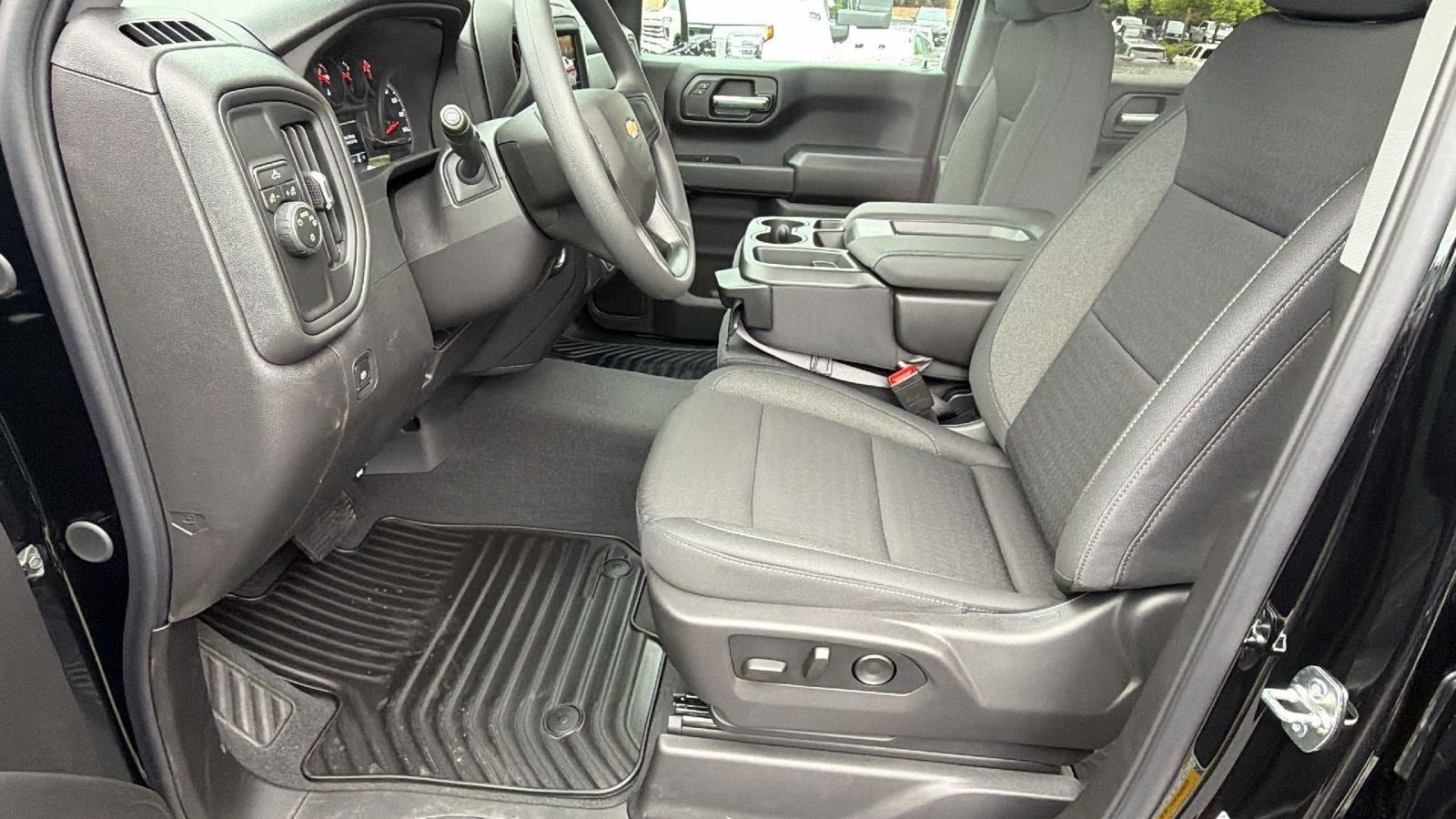 New 2026 Chevrolet Silverado 1500 Custom w/ Turbomax Blackout Package RWD image 16