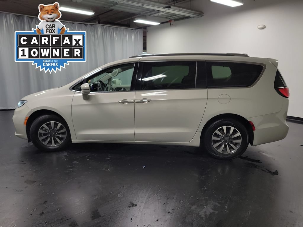 Used 2021 Chrysler Pacifica Touring-L FWD image 5