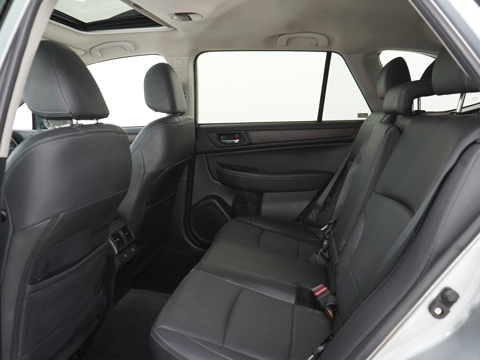 Used 2016 Subaru Outback 2.5i Limited image 15