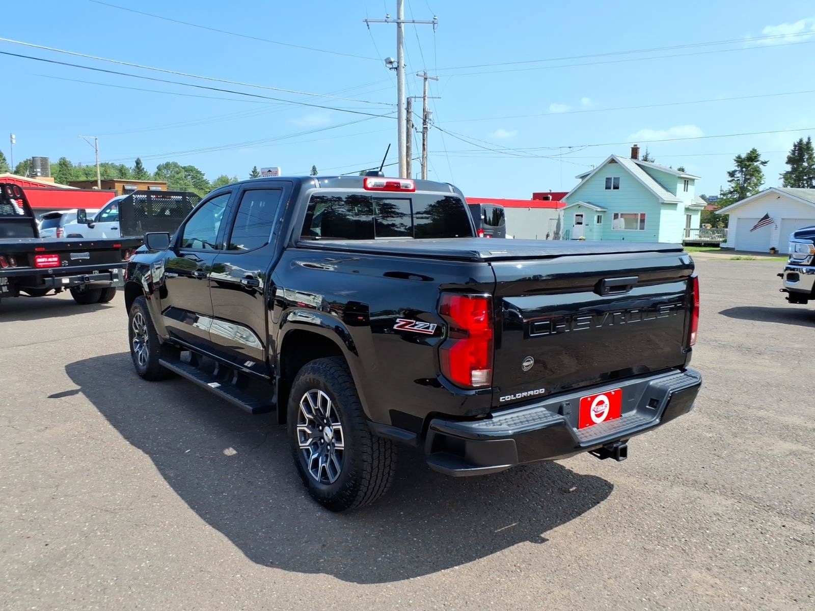 Used 2024 Chevrolet Colorado Z71 w/ Z71 Convenience Package 2 AWD/4WD image 4
