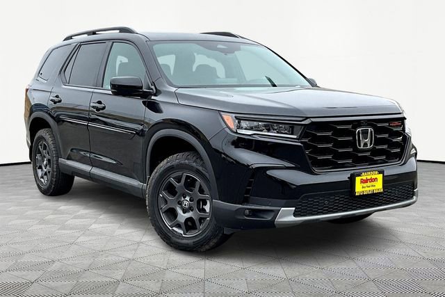 Used 2025 Honda Pilot TrailSport