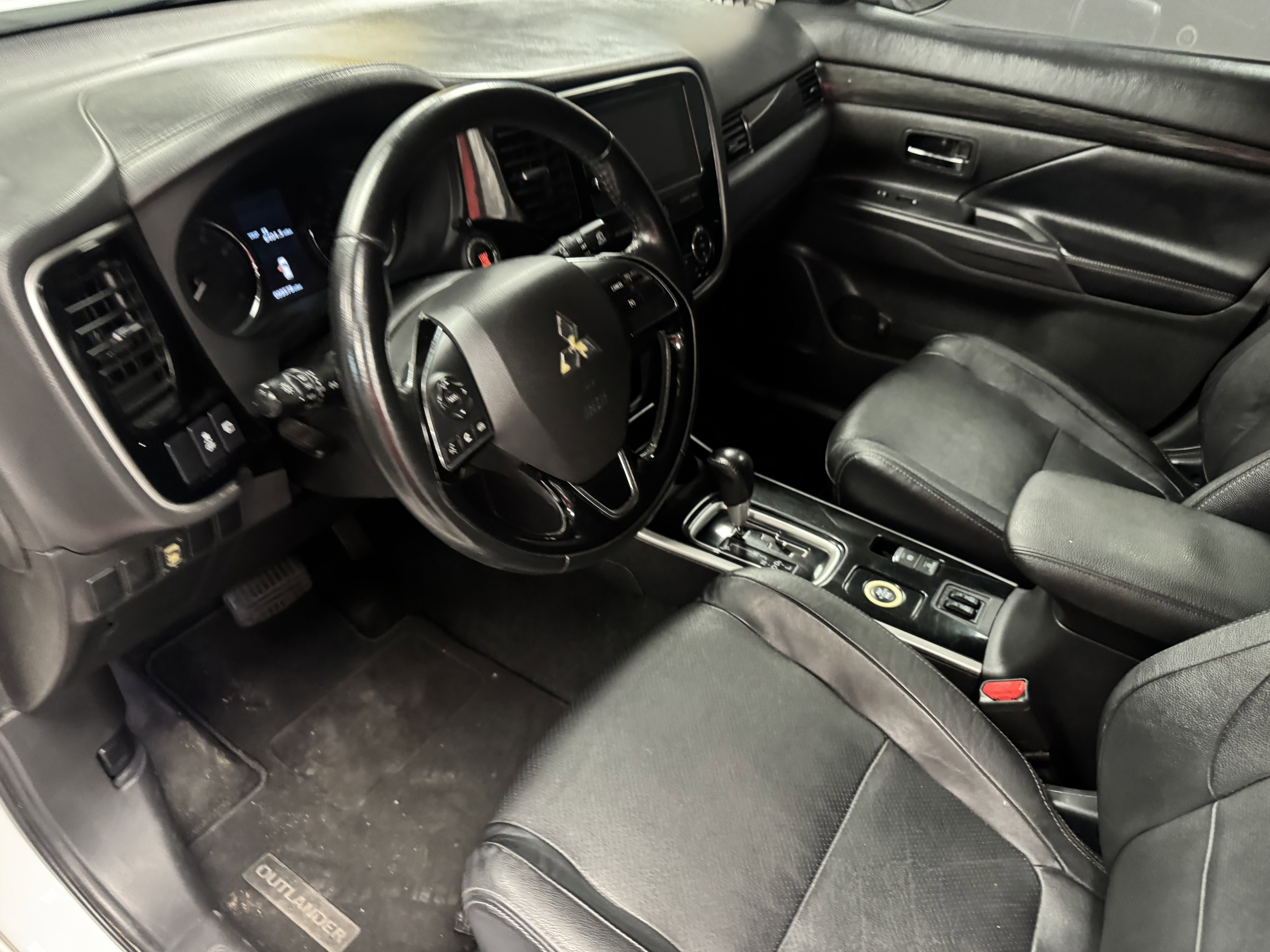 Used 2017 Mitsubishi Outlander SEL AWD/4WD image 10