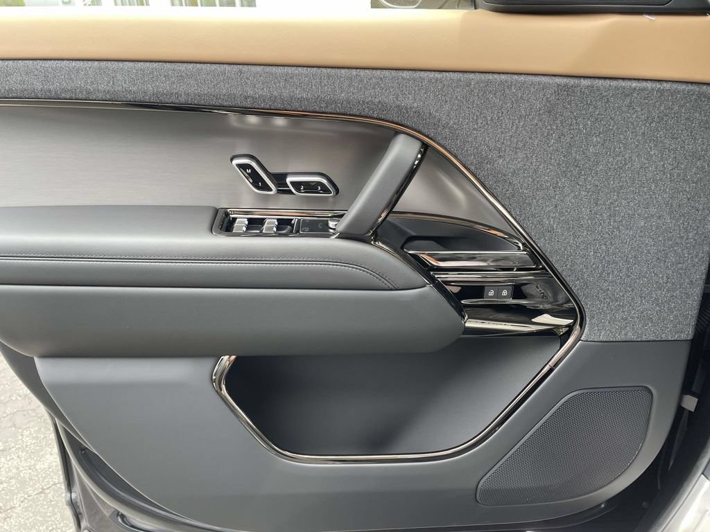 New 2026 Land Rover Range Rover Sport Dynamic SE AWD/4WD image 31