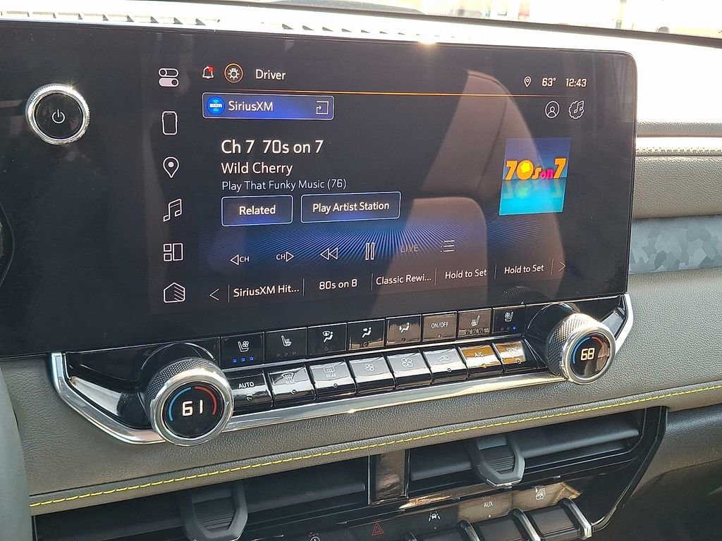 Used 2025 Chevrolet Colorado ZR2 w/ Midnight Edition image 3