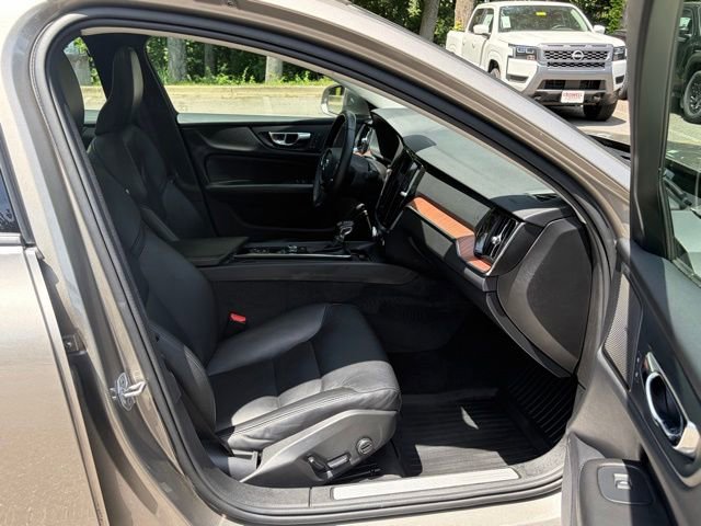 Used 2019 Volvo S60 T6 Momentum w/ Multimedia Package AWD/4WD image 37