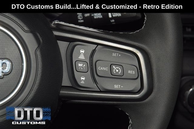 Used 2025 Jeep Wrangler Unlimited Rubicon w/ Convenience Group AWD/4WD image 42