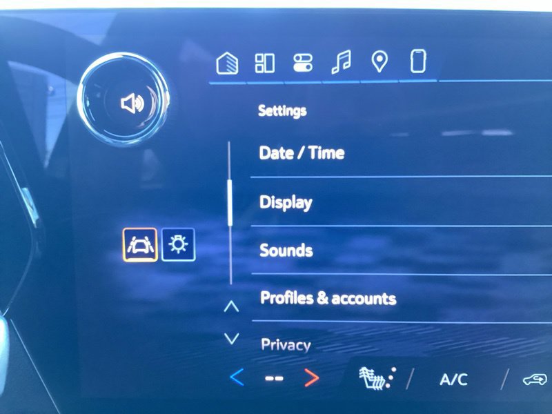 New 2027 Chevrolet Traverse Z71 w/ Enhanced Driving Package AWD/4WD image 40