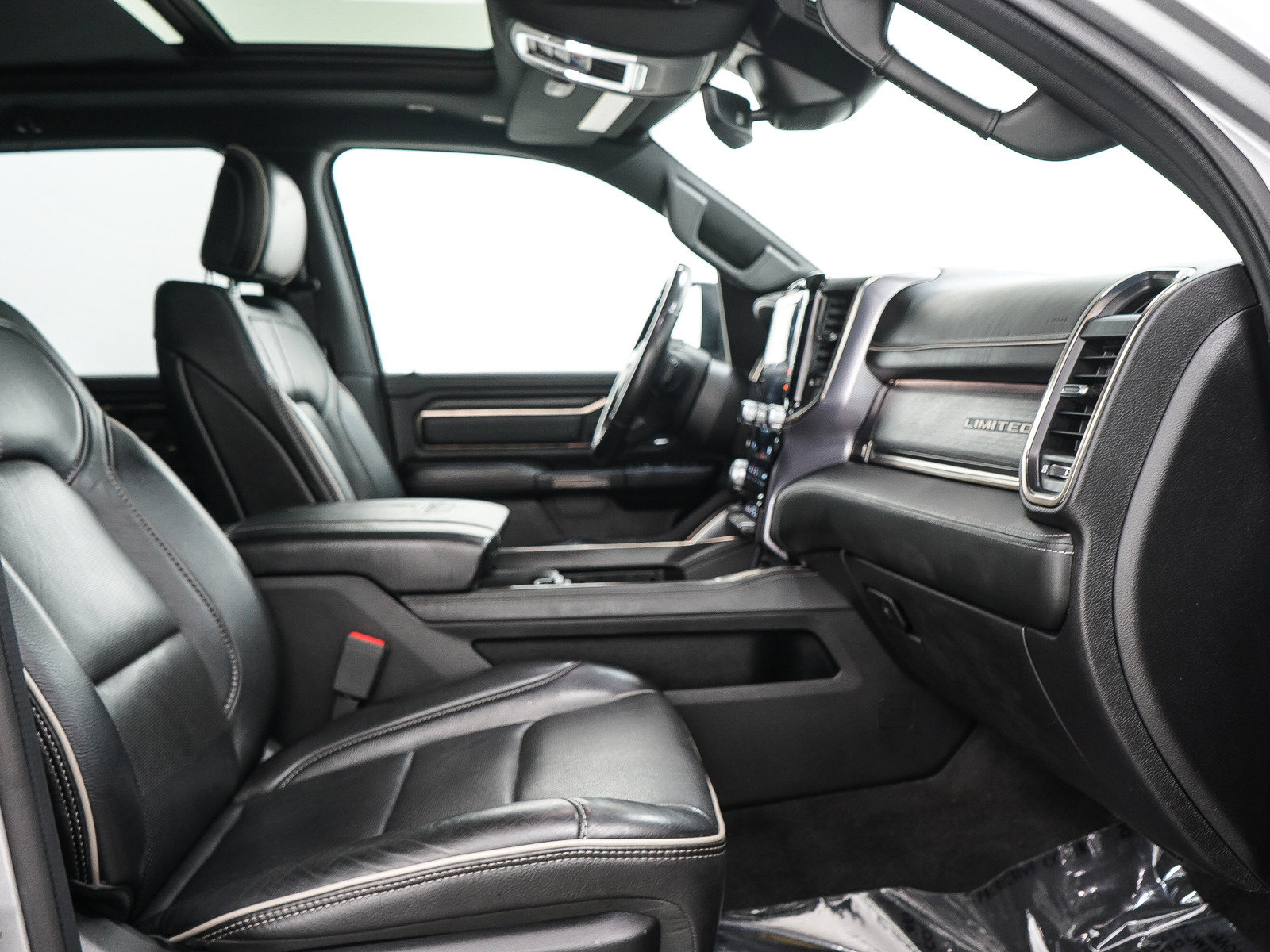 Used 2019 RAM 1500 Limited AWD/4WD image 13