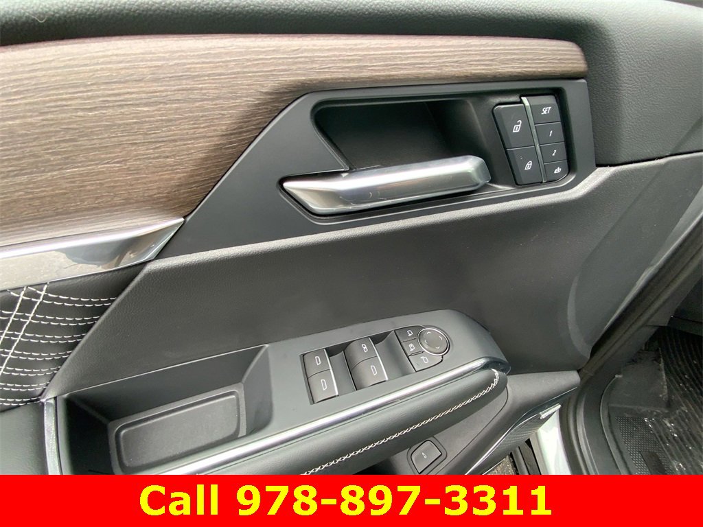 New 2025 GMC Acadia Denali w/ LPO, Floor Liner Package image 21
